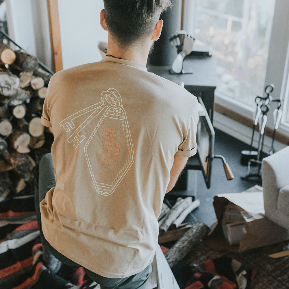 CABIN LIFE TEE TAN